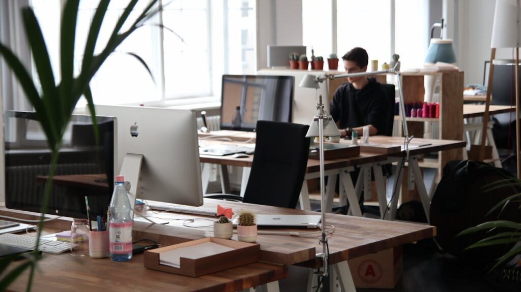 Büro Arbeitsplatz Schreibtisch Mehr als nur ein Schreibtisch Wie Räume die Psyche formen