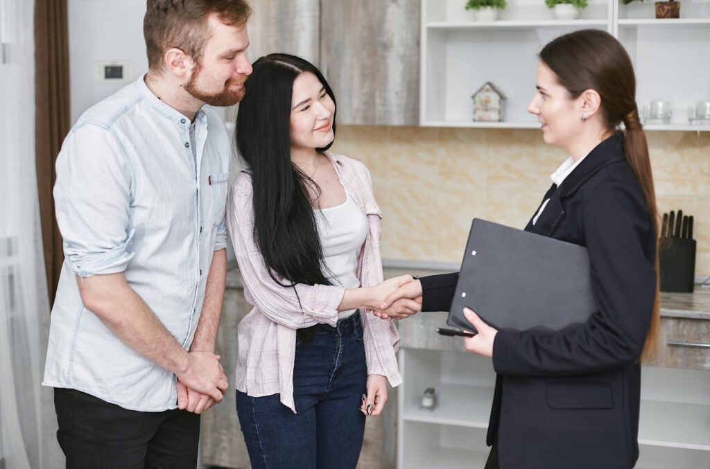 Wohnung Versicherung Besprechung Hausratsversicherung einfach erklärt – mit Beispielen