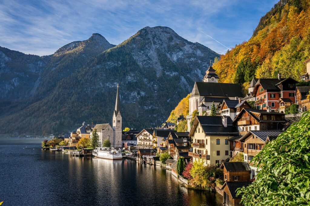 Österreich Stadt Sonne Hallstatt Wasser Berge Lebenshaltungskosten in Österreich – ein Überblick
